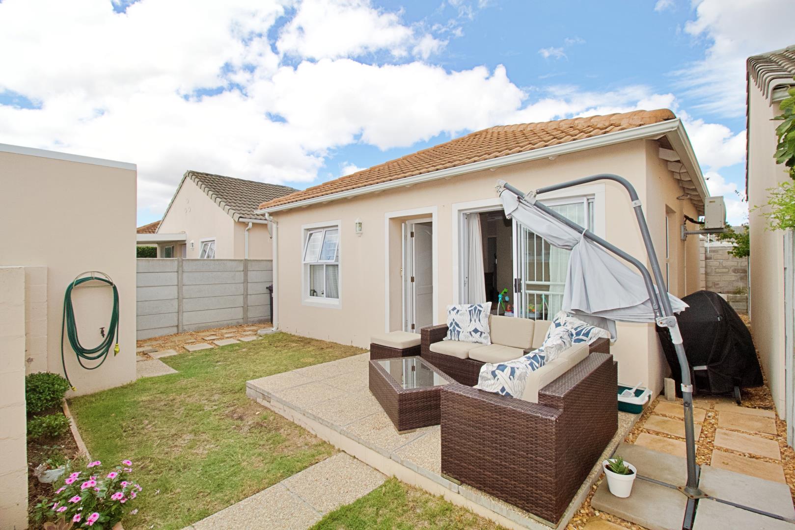 2 Bedroom  House for Sale in Blouberg - Western Cape