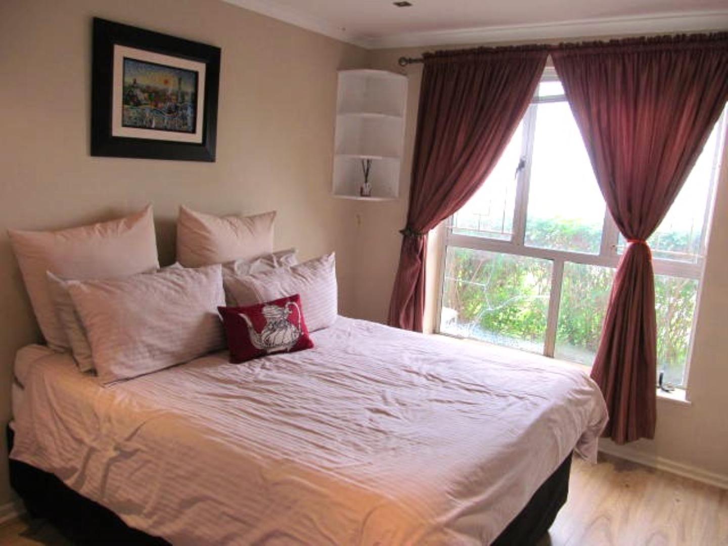 729652_21.1_Main_Bedroom_with_Northern_Views.JPG